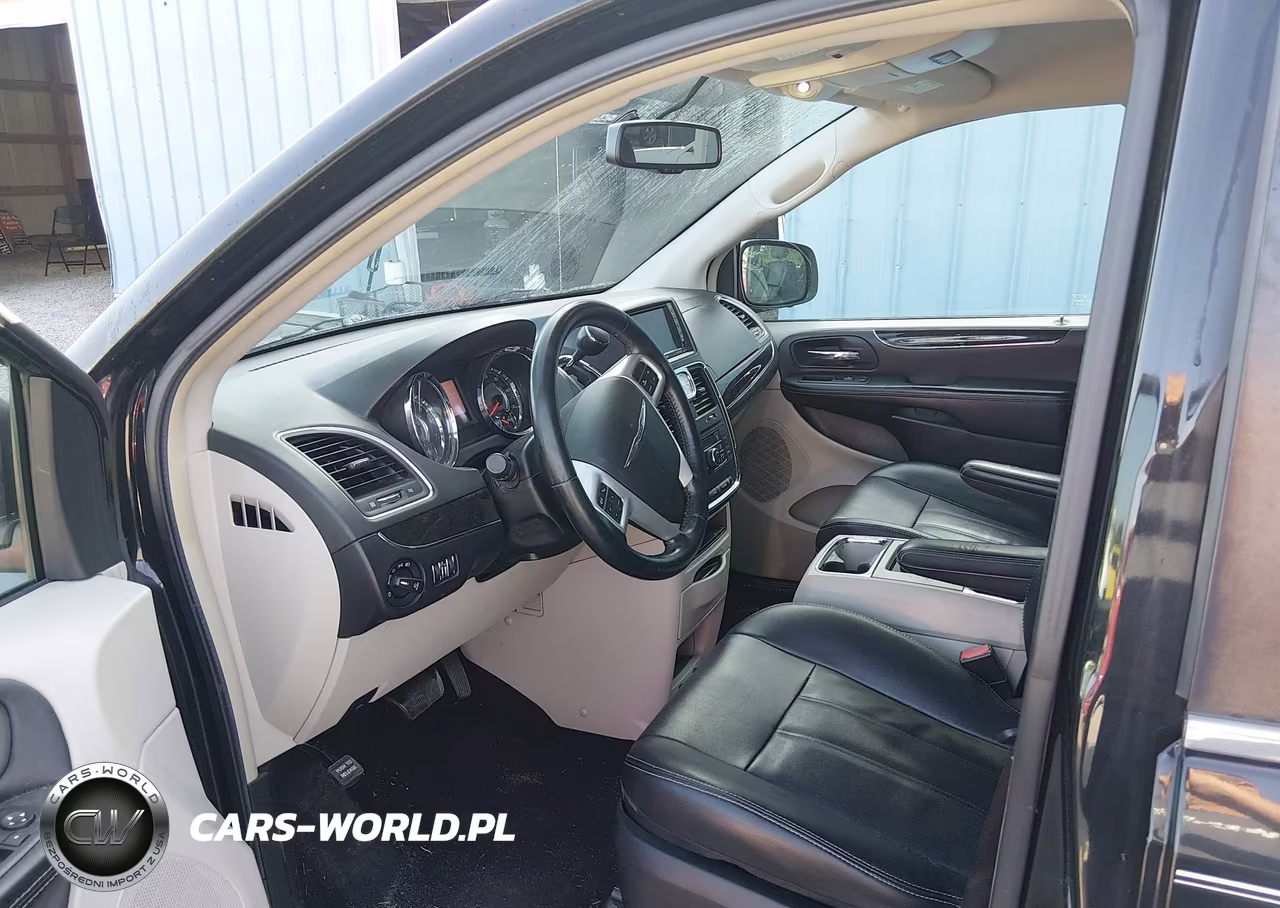 2016 Chrysler Town & Country Touring VIN:2C4RC1BG7GR158981 - 14