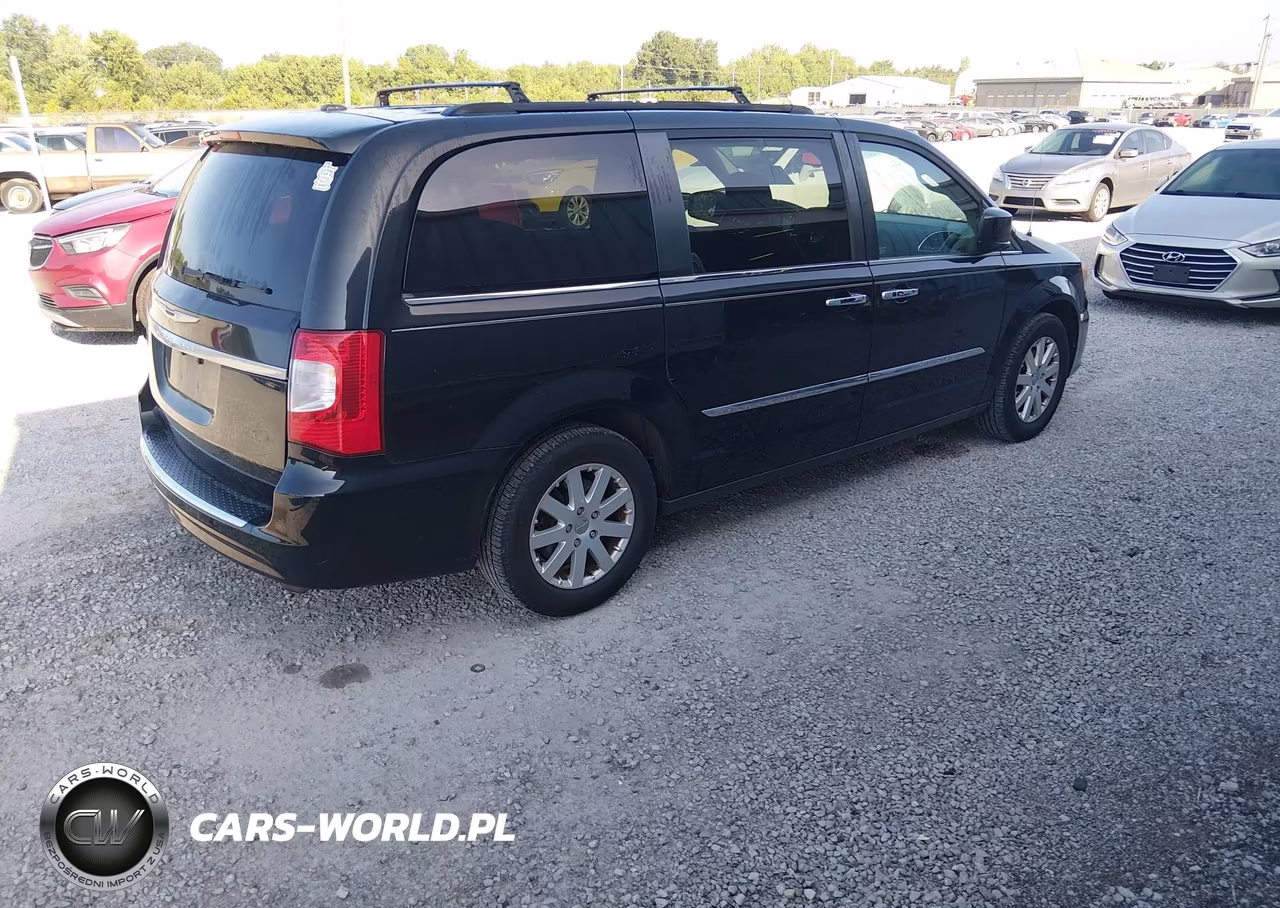 2016 Chrysler Town & Country Touring VIN:2C4RC1BG7GR158981 - 4