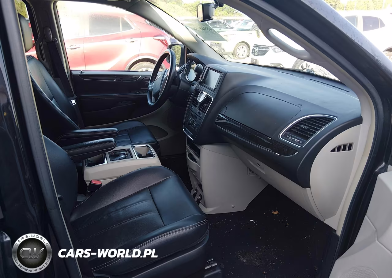 2016 Chrysler Town & Country Touring VIN:2C4RC1BG7GR158981 - 5