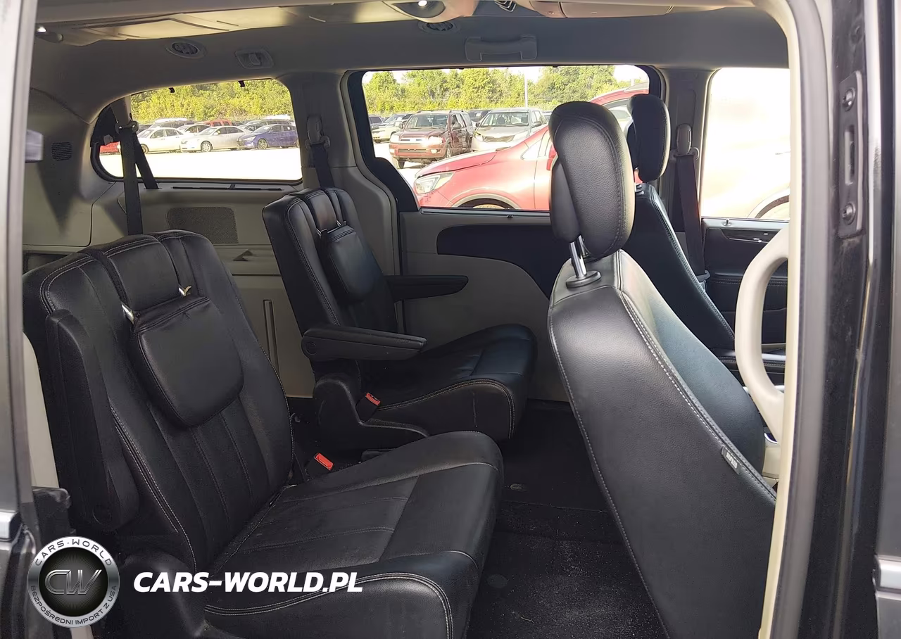 2016 Chrysler Town & Country Touring VIN:2C4RC1BG7GR158981 - 8