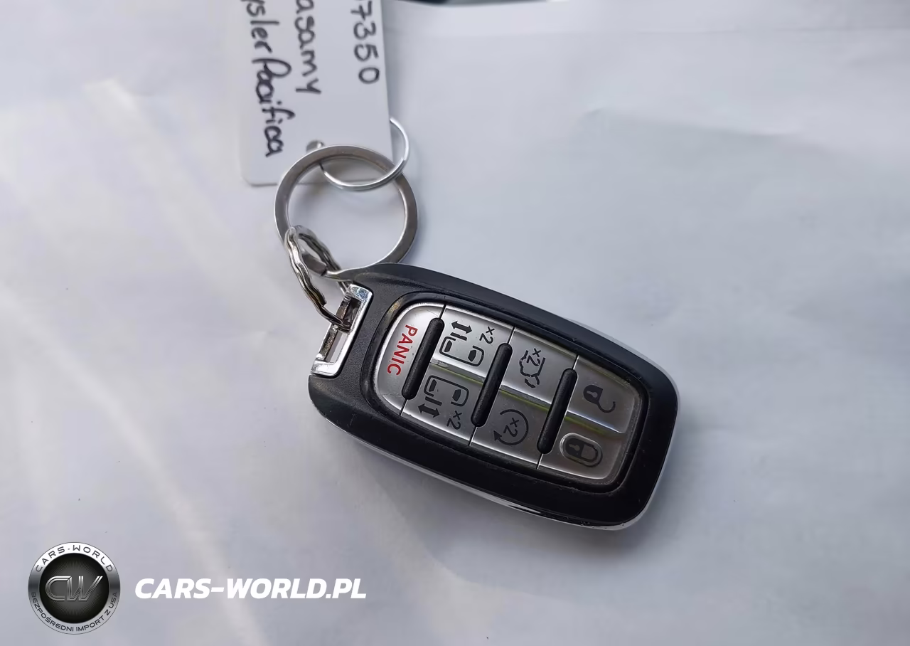 2022 Chrysler Pacifica Touring L VIN:2C4RC1BG2NR176897 - 11