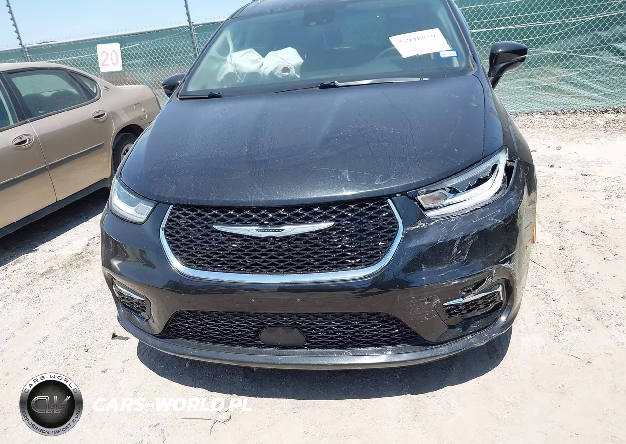2022 Chrysler Pacifica Touring L VIN:2C4RC1BG2NR176897 - 13