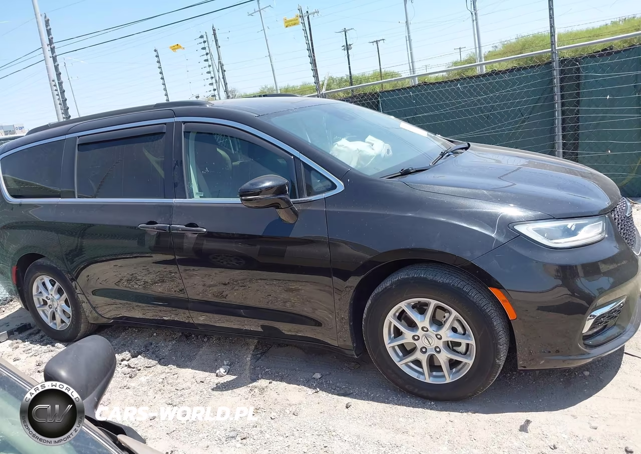 2022 Chrysler Pacifica Touring L VIN:2C4RC1BG2NR176897 - 14