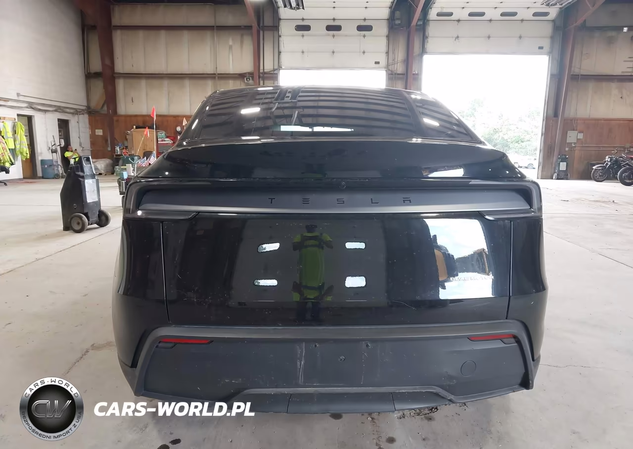 2026 Tesla Model Y VIN:7SAYGDEE9TA585631 - 16