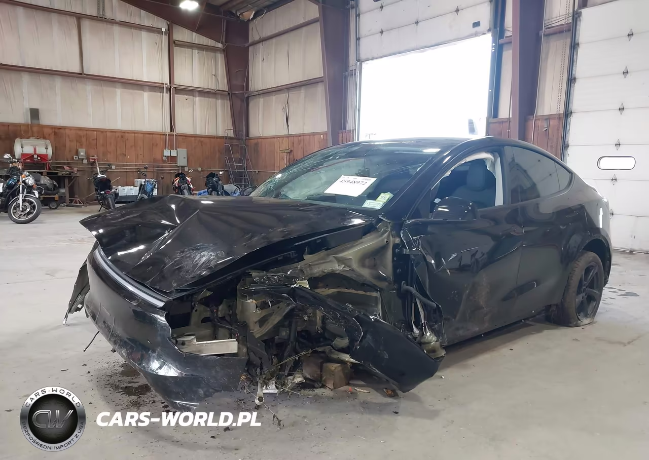 2026 Tesla Model Y VIN:7SAYGDEE9TA585631 - 2
