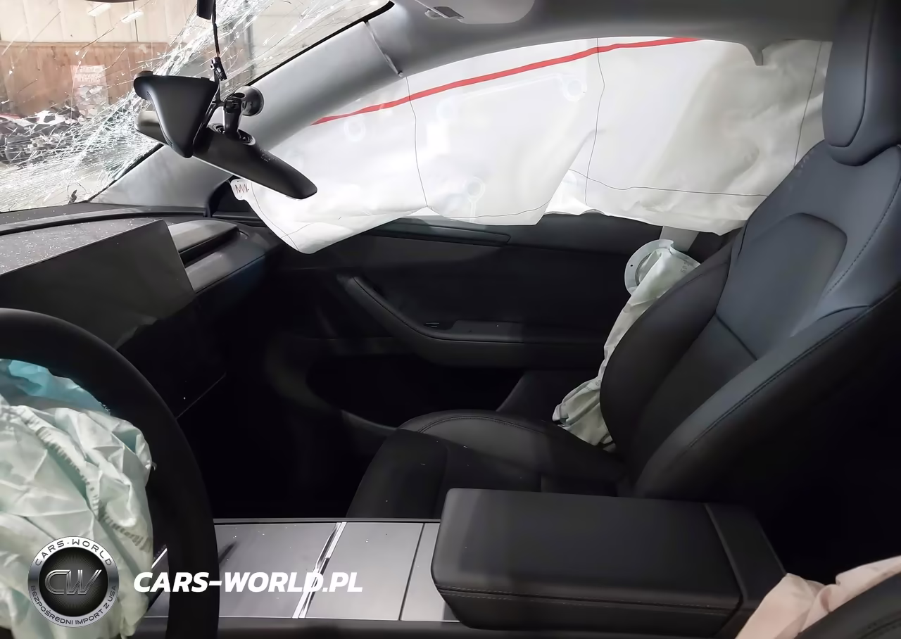 2026 Tesla Model Y VIN:7SAYGDEE9TA585631 - 5