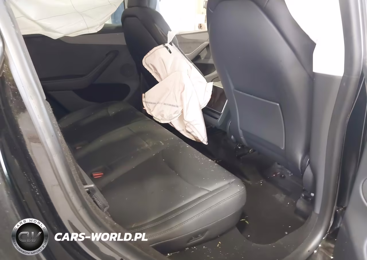 2026 Tesla Model Y VIN:7SAYGDEE9TA585631 - 8