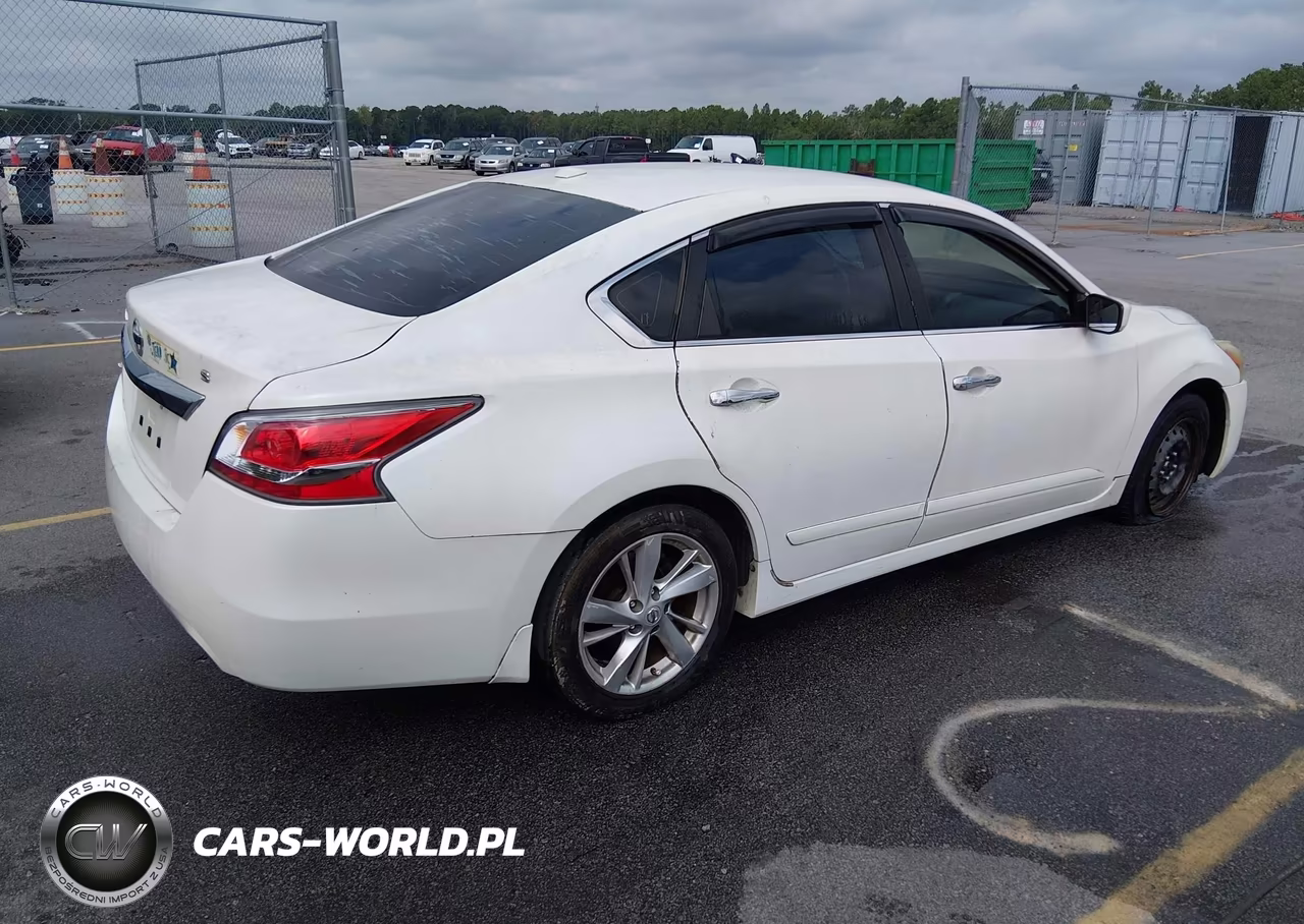 2015 Nissan Altima 2.5 S VIN:1N4AL3AP8FC106749 - 4
