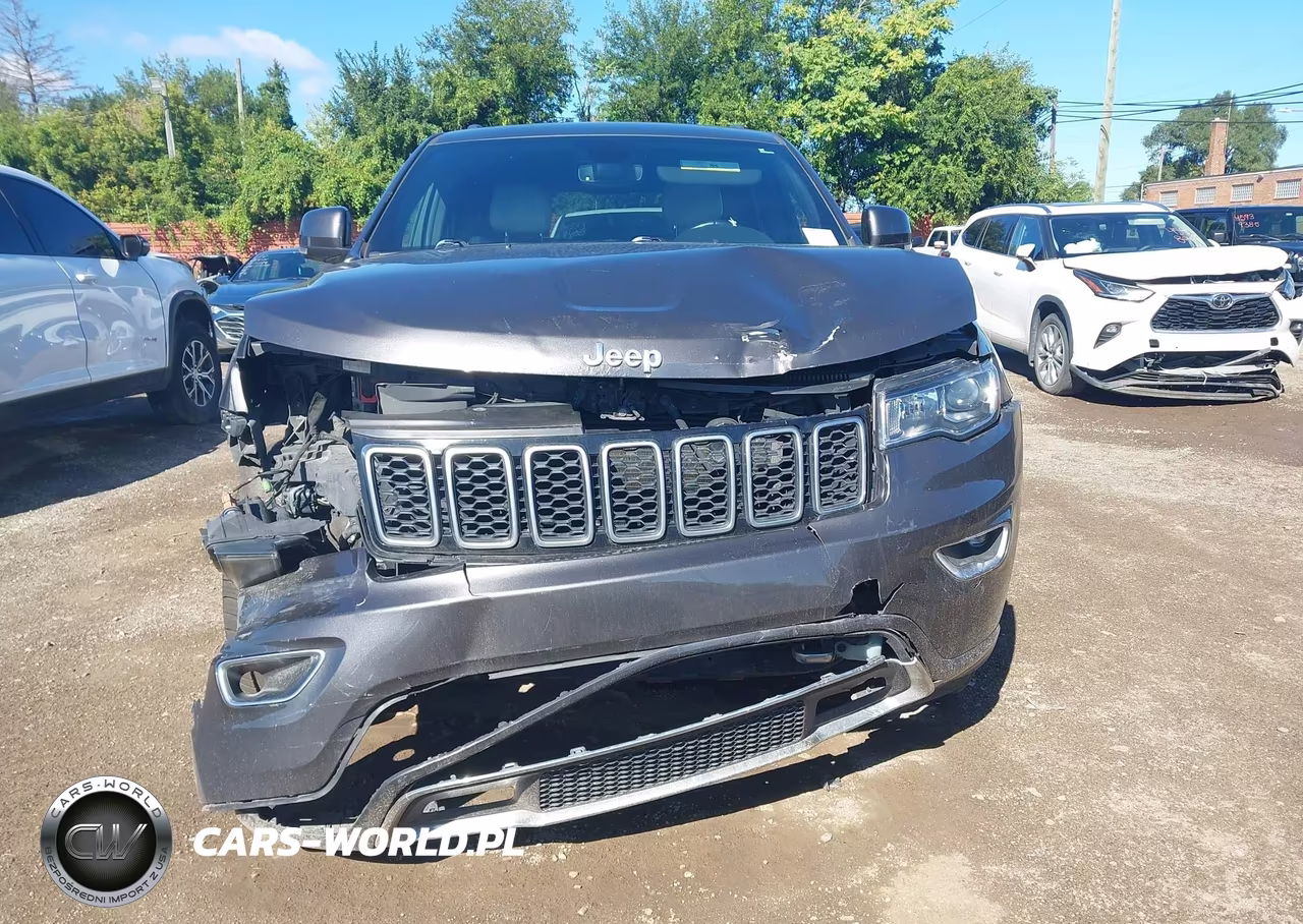 2018 Jeep Grand Cherokee Sterling Edition 4X4 VIN:1C4RJFBG0JC367000 - 12
