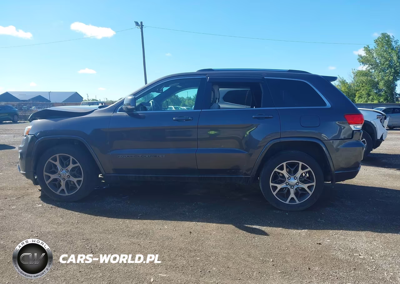 2018 Jeep Grand Cherokee Sterling Edition 4X4 VIN:1C4RJFBG0JC367000 - 14