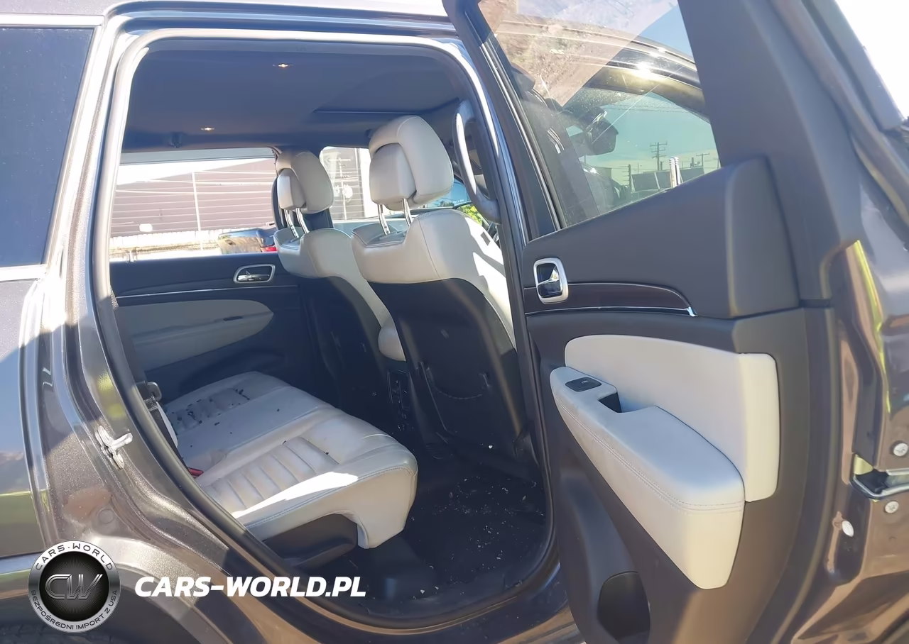 2018 Jeep Grand Cherokee Sterling Edition 4X4 VIN:1C4RJFBG0JC367000 - 8