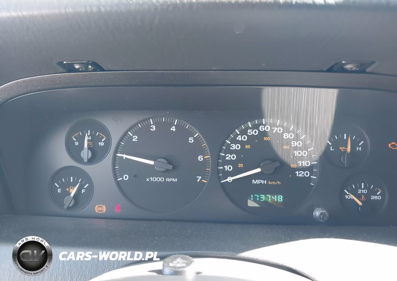 2004 Jeep Grand Cherokee Laredo VIN:1J4GW48S84C330929 - 7