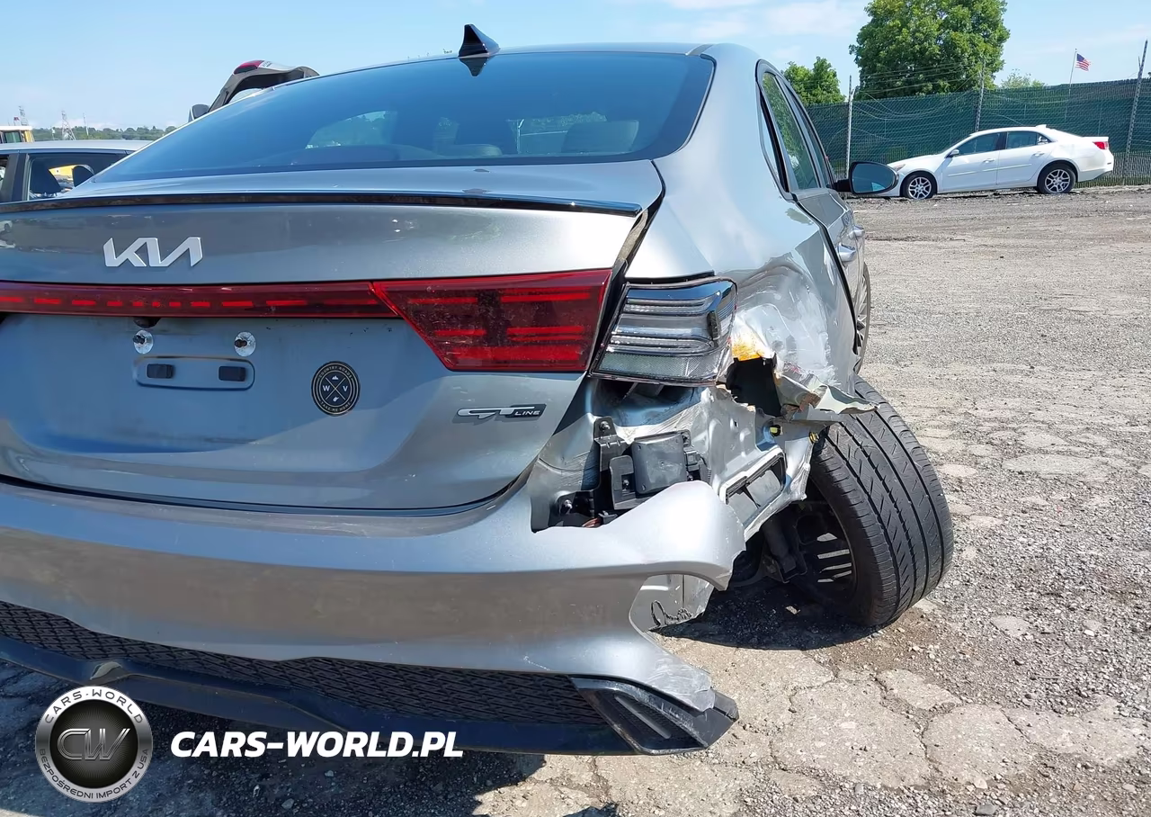 2023 Kia Forte Gt-Line VIN:3KPF54AD9PE516167 - 12