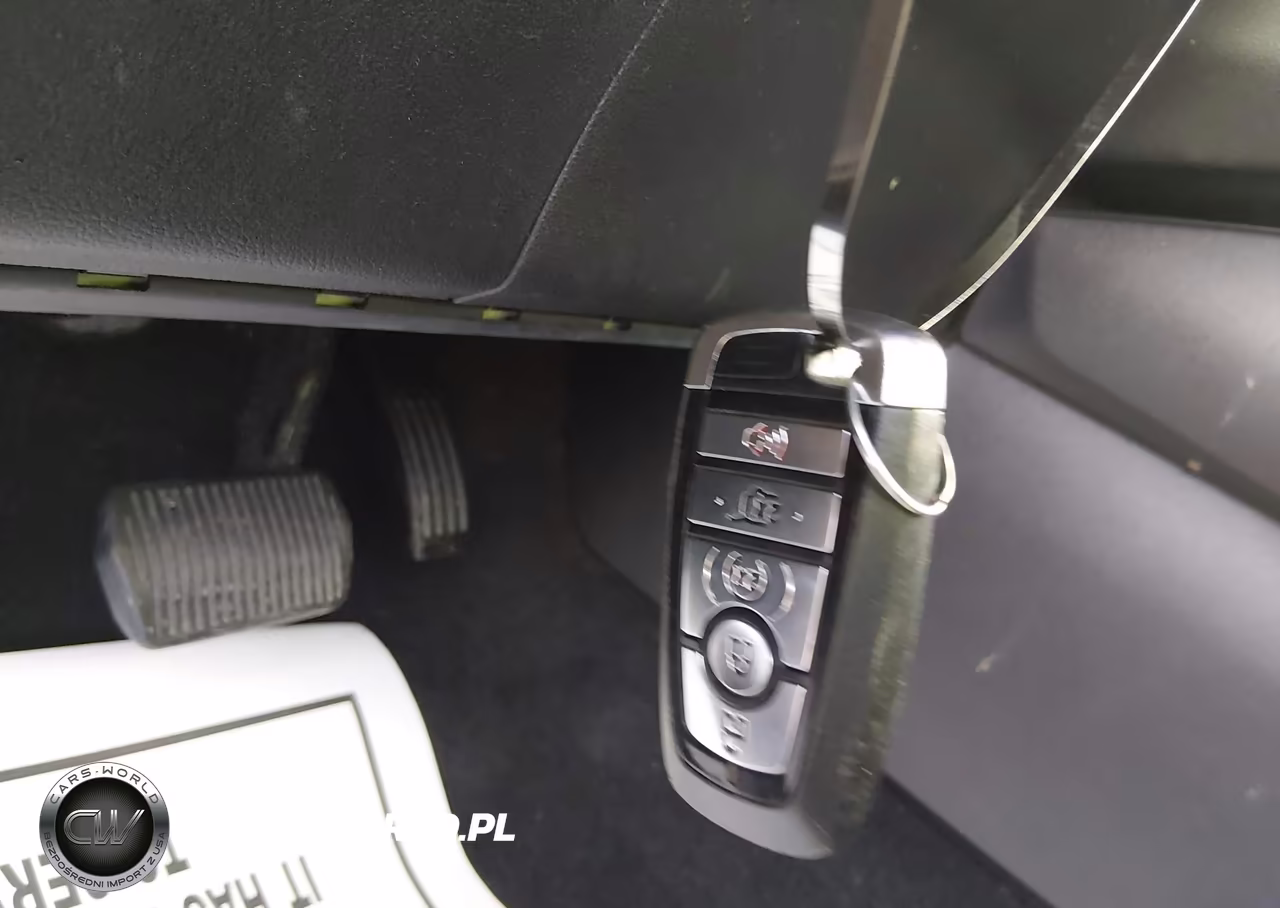 2020 Ford Escape Titanium VIN:1FMCU9J97LUB96899 - 11