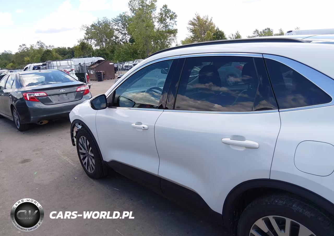 2020 Ford Escape Titanium VIN:1FMCU9J97LUB96899 - 15