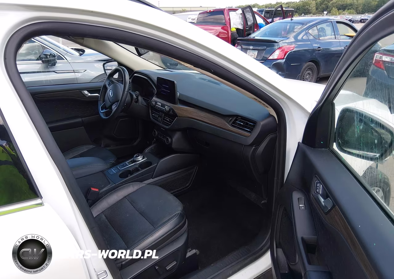 2020 Ford Escape Titanium VIN:1FMCU9J97LUB96899 - 5