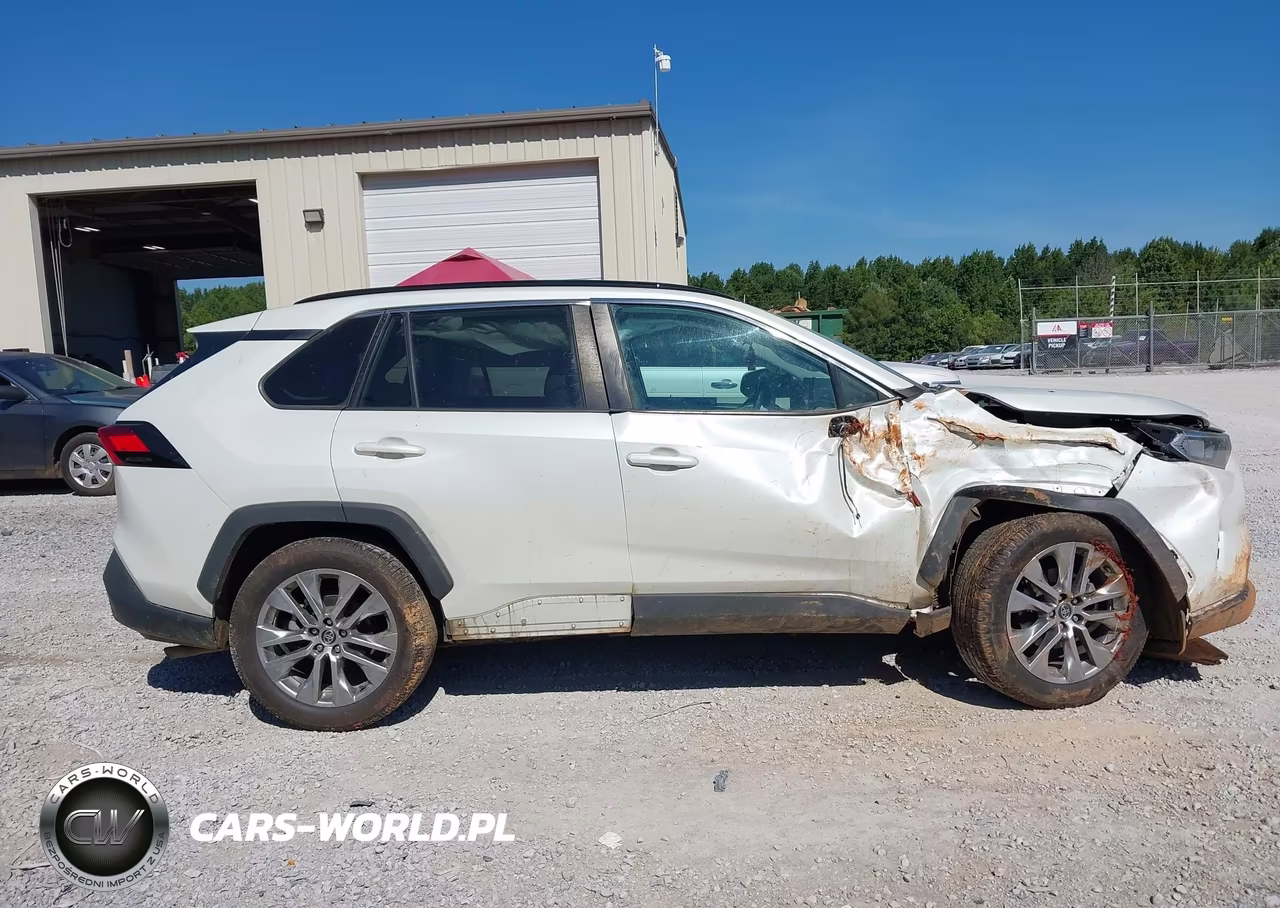 2021 Toyota Rav4 Xle Premium VIN:2T3C1RFV5MW106222 - 13