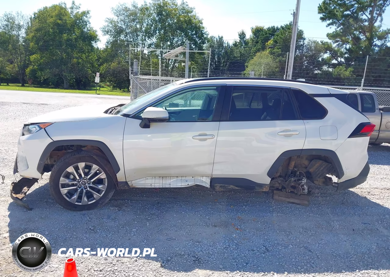2021 Toyota Rav4 Xle Premium VIN:2T3C1RFV5MW106222 - 14