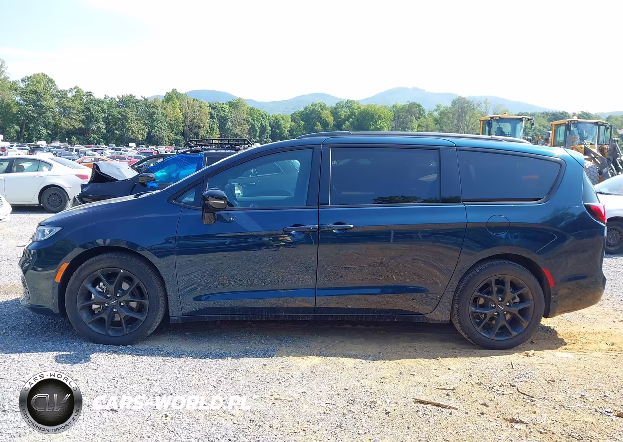 2025 Chrysler Pacifica Limited VIN:2C4RC1GGXSR512378 - 14