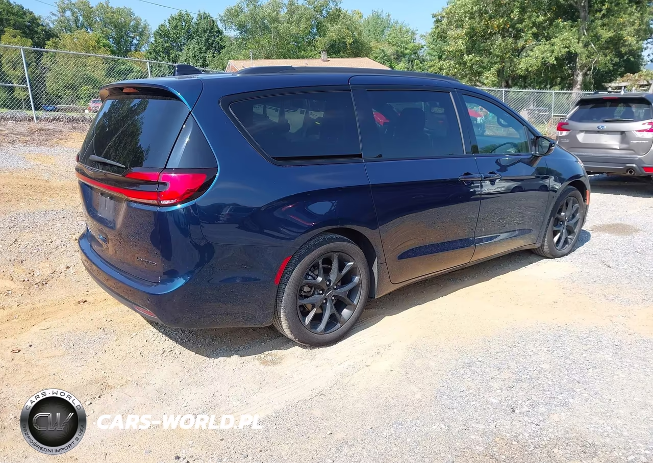 2025 Chrysler Pacifica Limited VIN:2C4RC1GGXSR512378 - 4