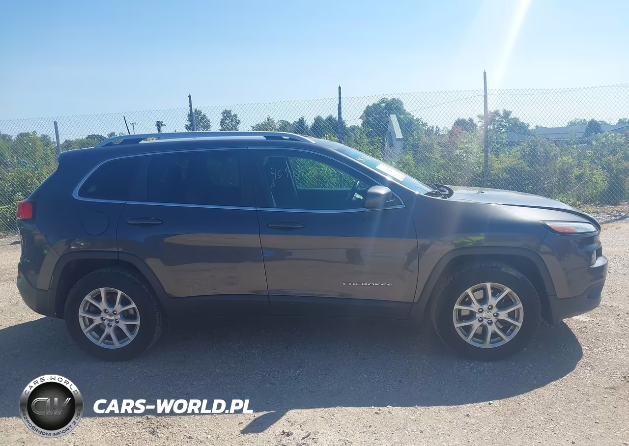2016 Jeep Cherokee Latitude VIN:1C4PJMCB3GW359270 - 13