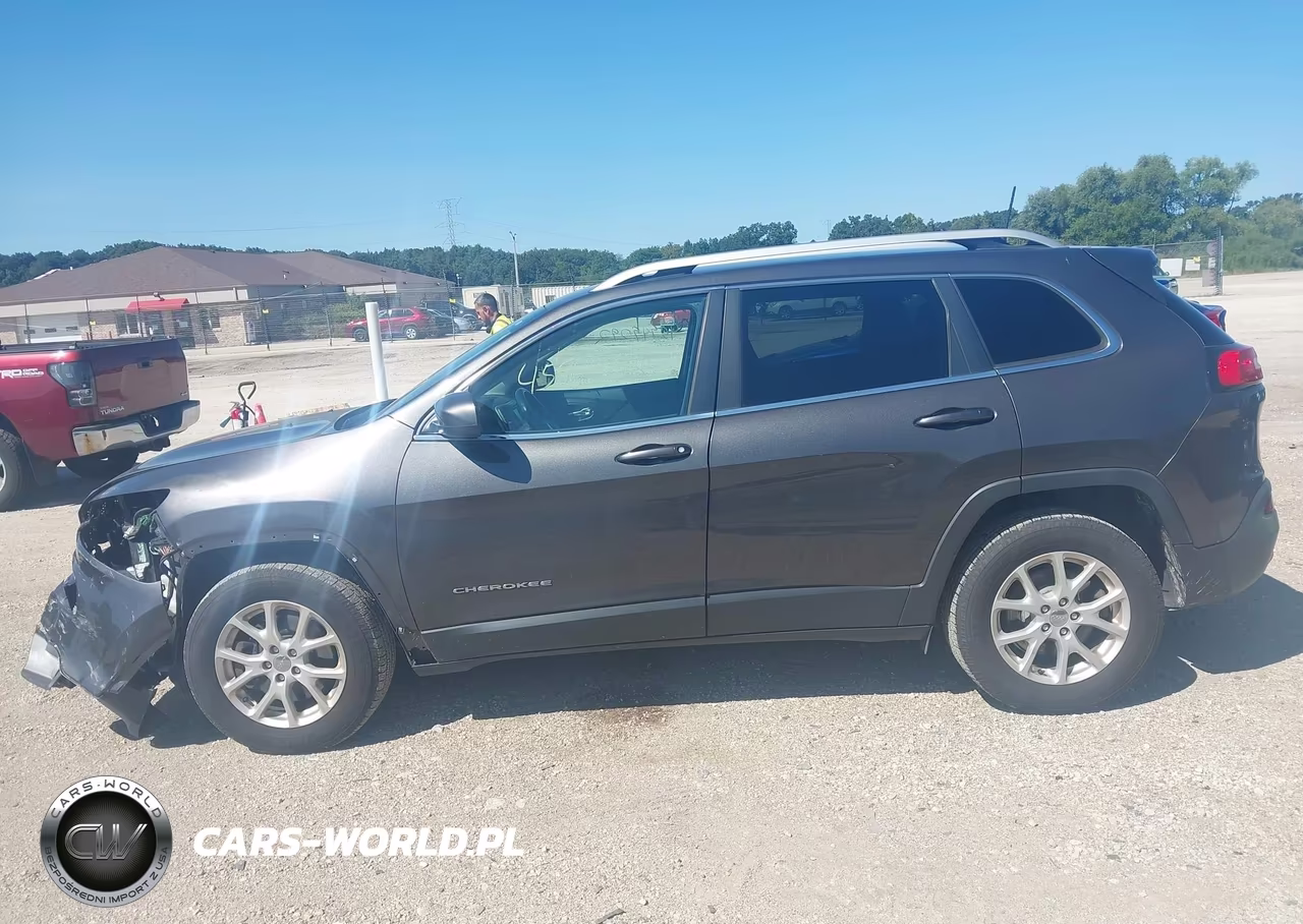 2016 Jeep Cherokee Latitude VIN:1C4PJMCB3GW359270 - 14