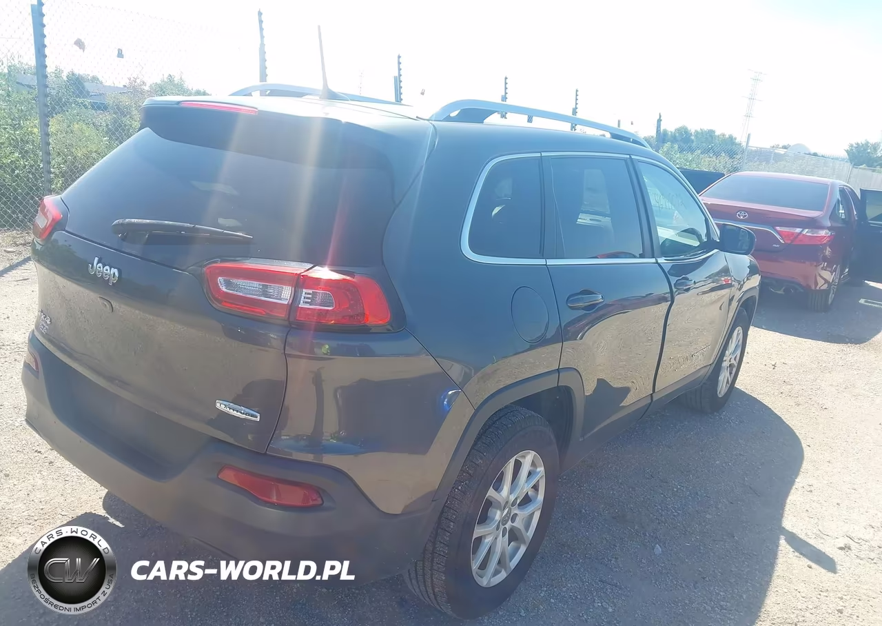 2016 Jeep Cherokee Latitude VIN:1C4PJMCB3GW359270 - 4