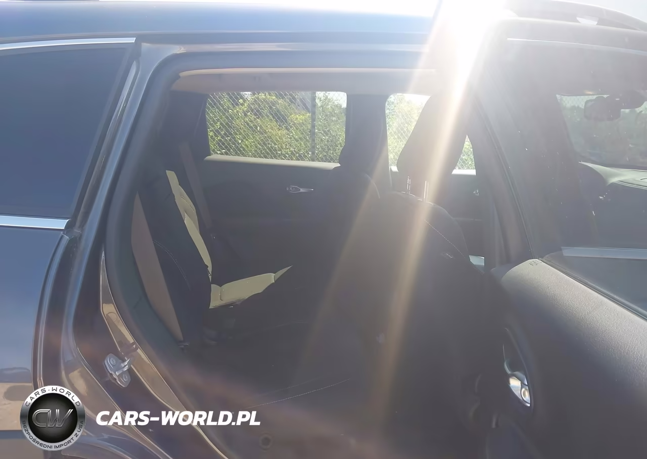 2016 Jeep Cherokee Latitude VIN:1C4PJMCB3GW359270 - 8