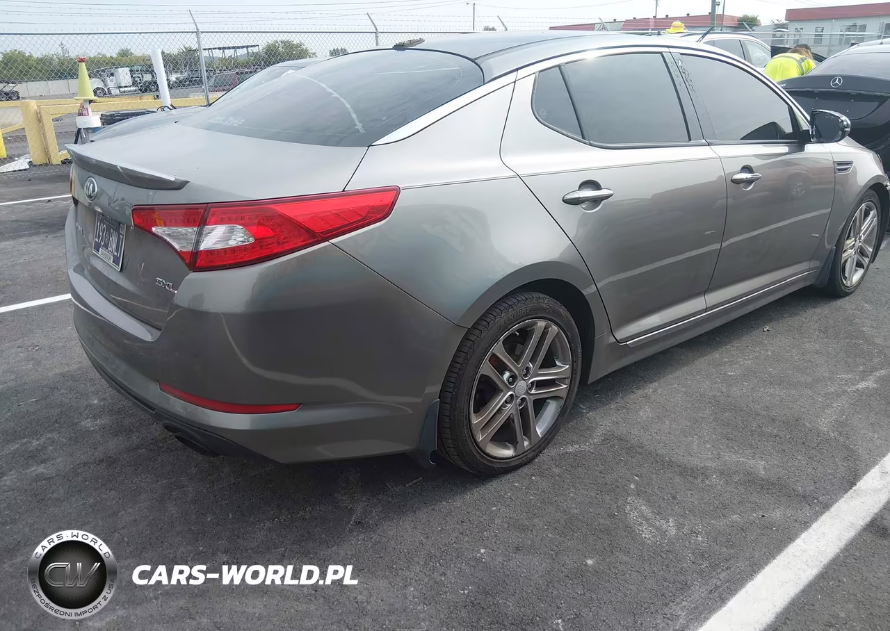 2013 Kia Optima Sx VIN:5XXGR4A60DG104894 - 4