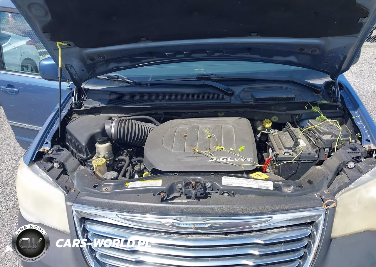 2011 Chrysler Town & Country Touring VIN:2A4RR5DG0BR799136 - 10