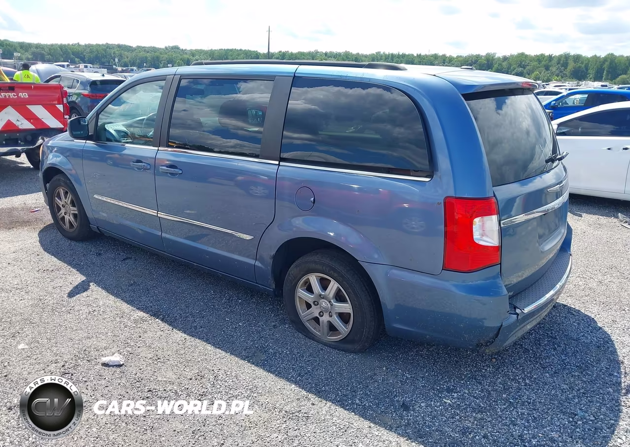 2011 Chrysler Town & Country Touring VIN:2A4RR5DG0BR799136 - 3