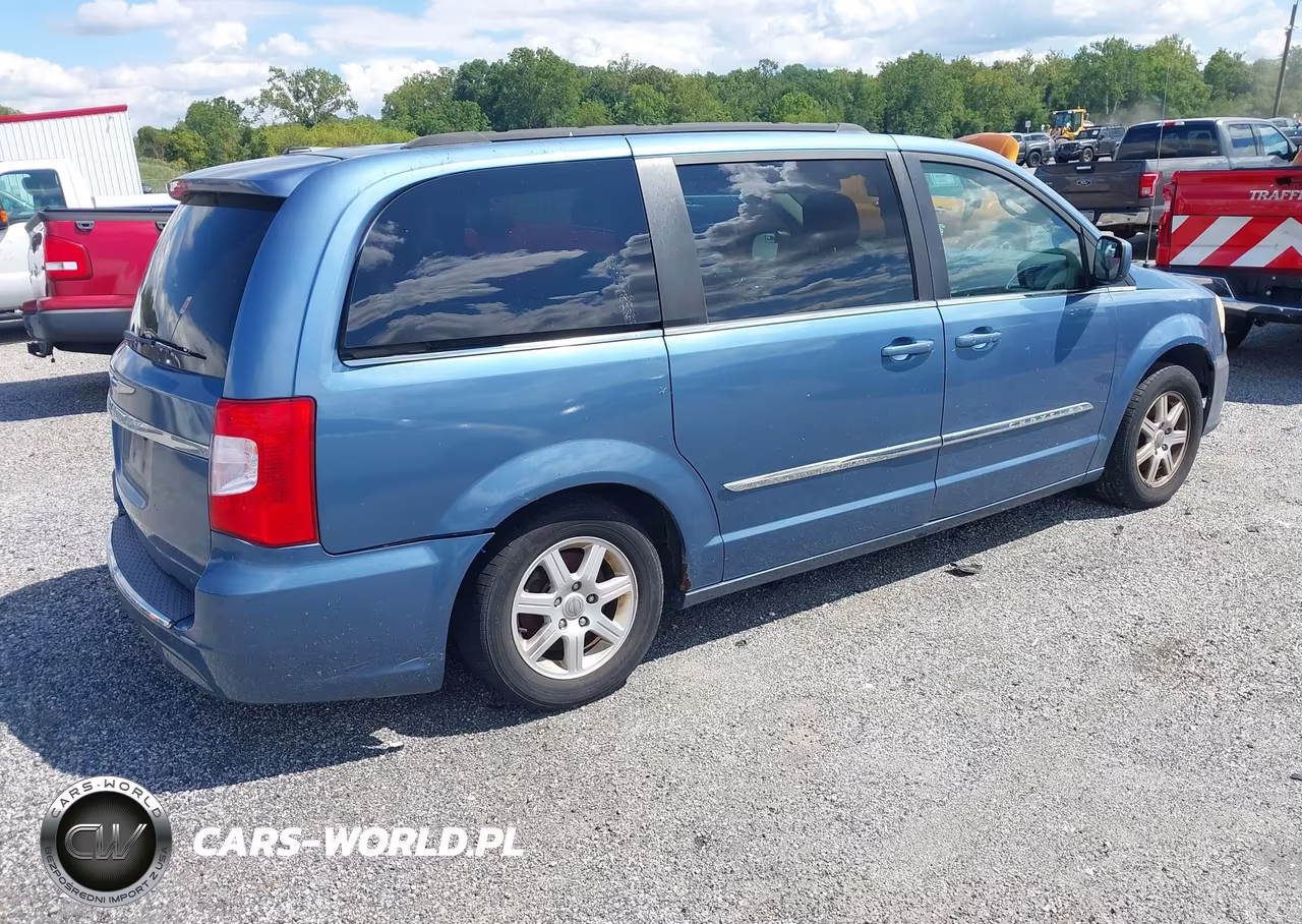 2011 Chrysler Town & Country Touring VIN:2A4RR5DG0BR799136 - 4