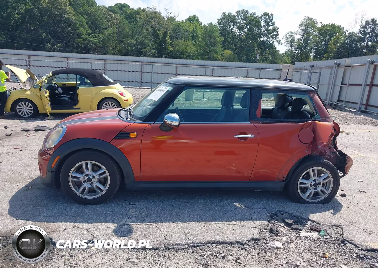 2011 Mini Cooper VIN:WMWSU3C58BT096724 - 13