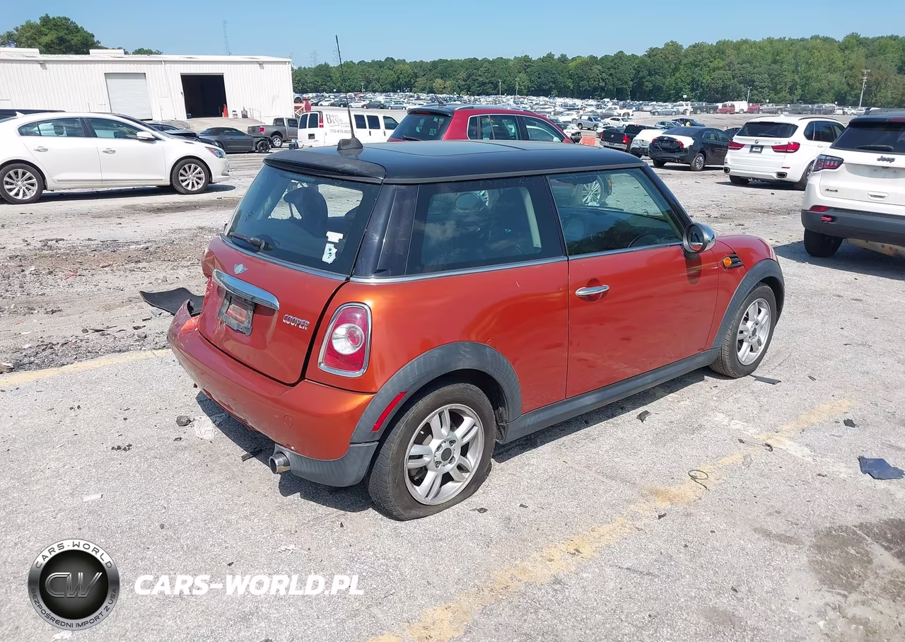 2011 Mini Cooper VIN:WMWSU3C58BT096724 - 4