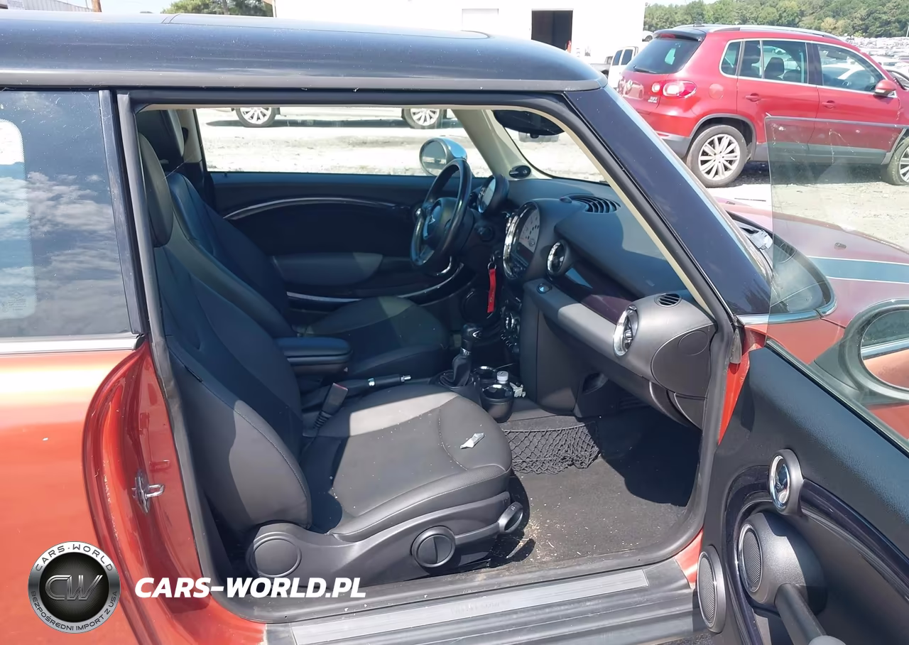 2011 Mini Cooper VIN:WMWSU3C58BT096724 - 5