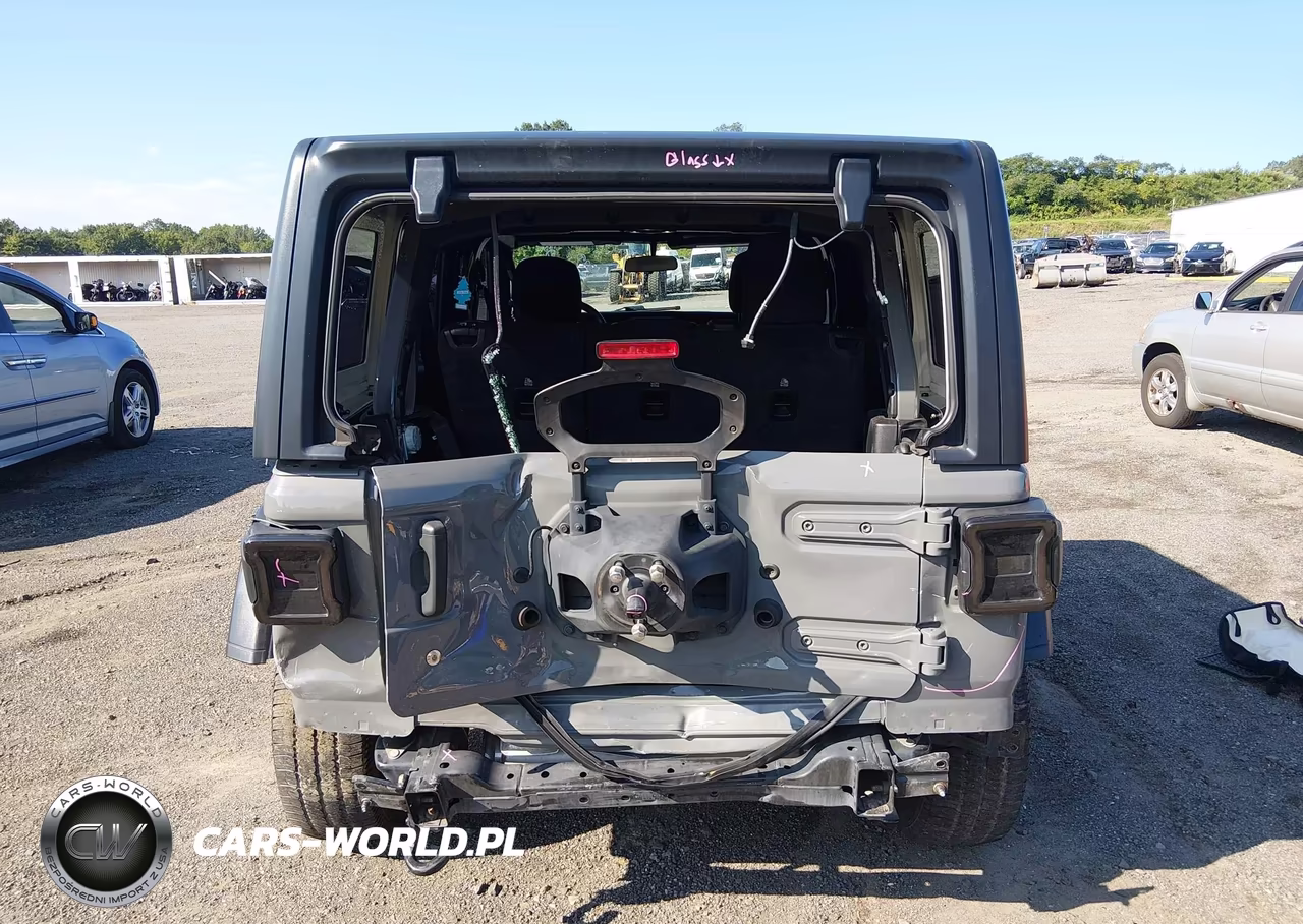 2021 Jeep Wrangler Unlimited Sport 4X4 VIN:1C4HJXDNXMW738261 - 17