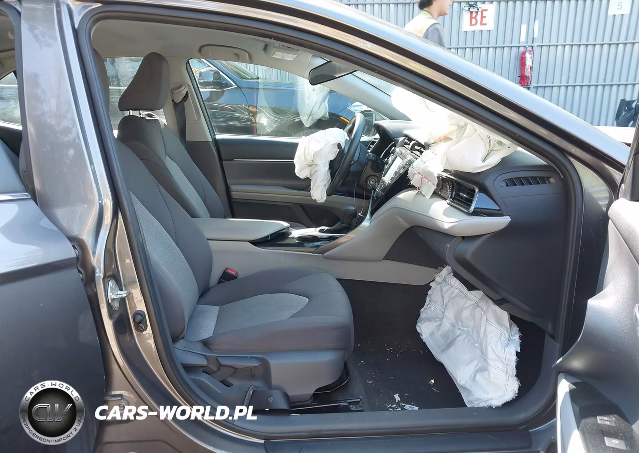 2020 Toyota Camry Le VIN:4T1C11AK9LU966498 - 5