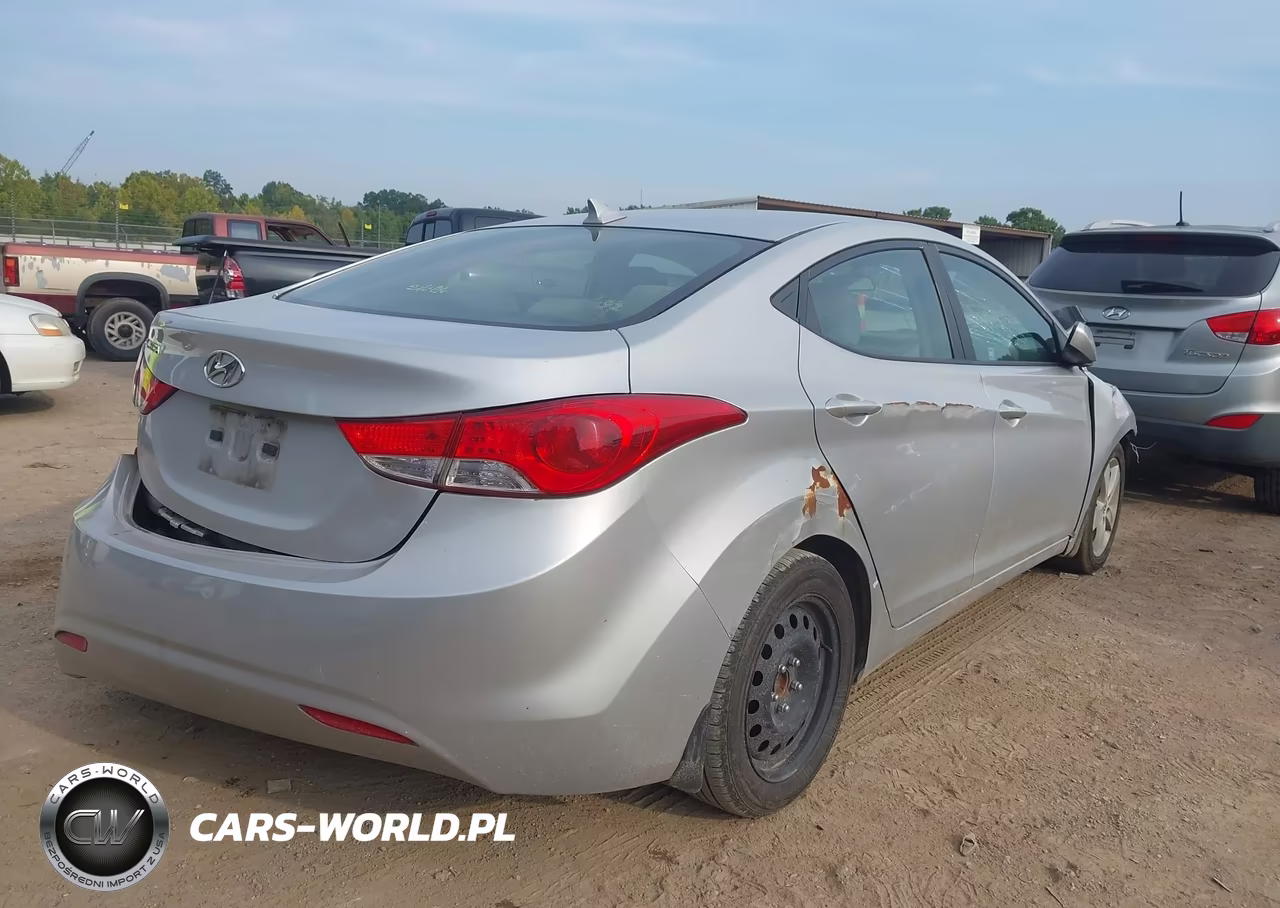 2013 Hyundai Elantra Gls VIN:KMHDH4AEXDU843547 - 4