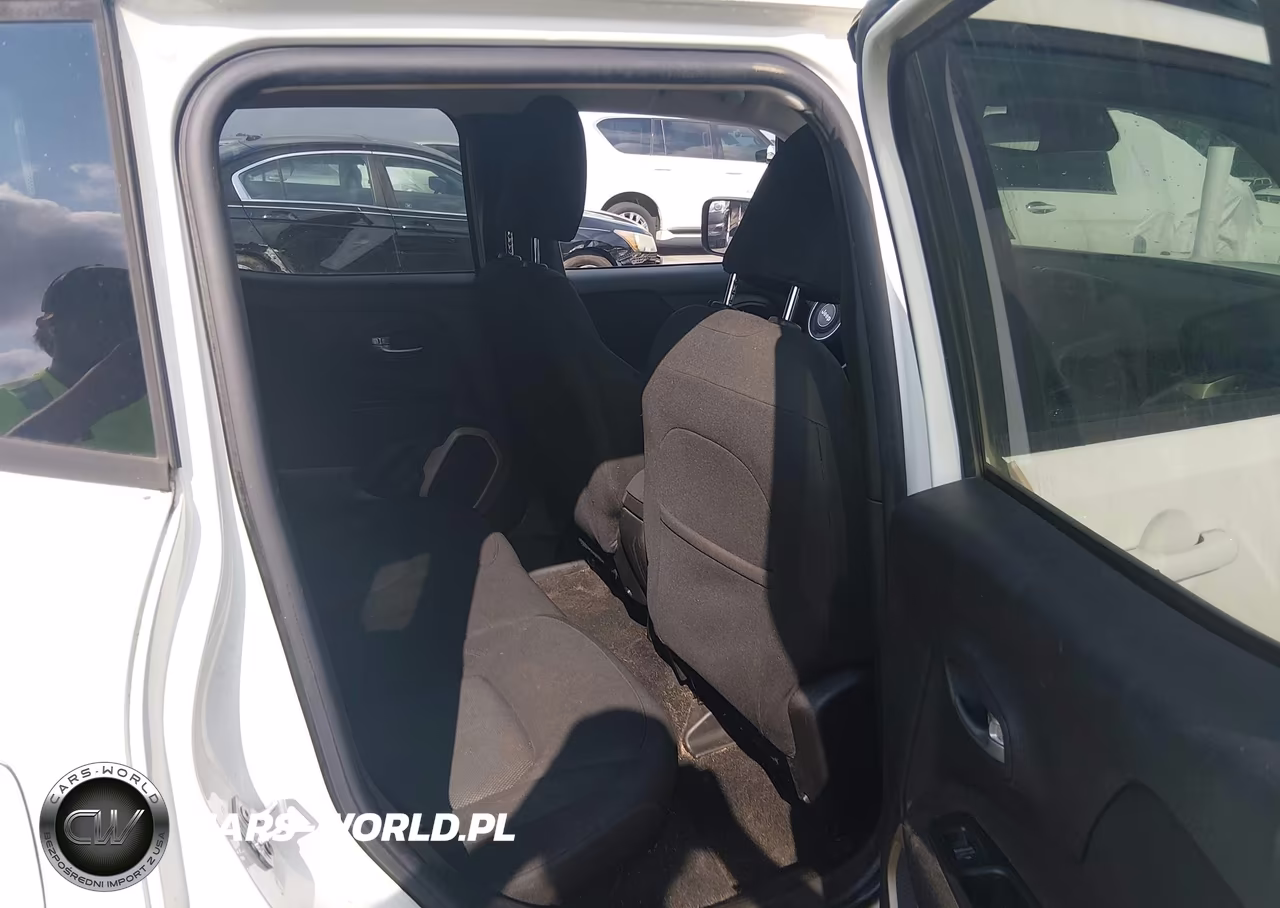 2016 Jeep Renegade Latitude VIN:ZACCJBBTXGPD21917 - 8