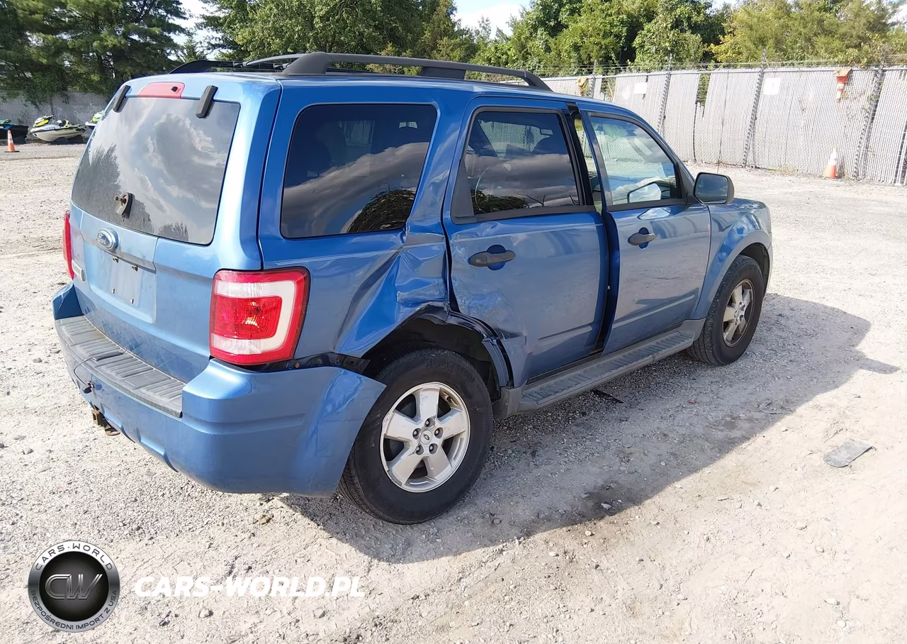 2009 Ford Escape Xlt VIN:1FMCU03G09KD04467 - 4