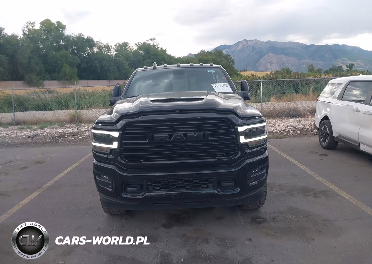 2024 Ram 2500 Laramie 4X4 6'4 Box VIN:3C6UR5FL2RG172052 - 12