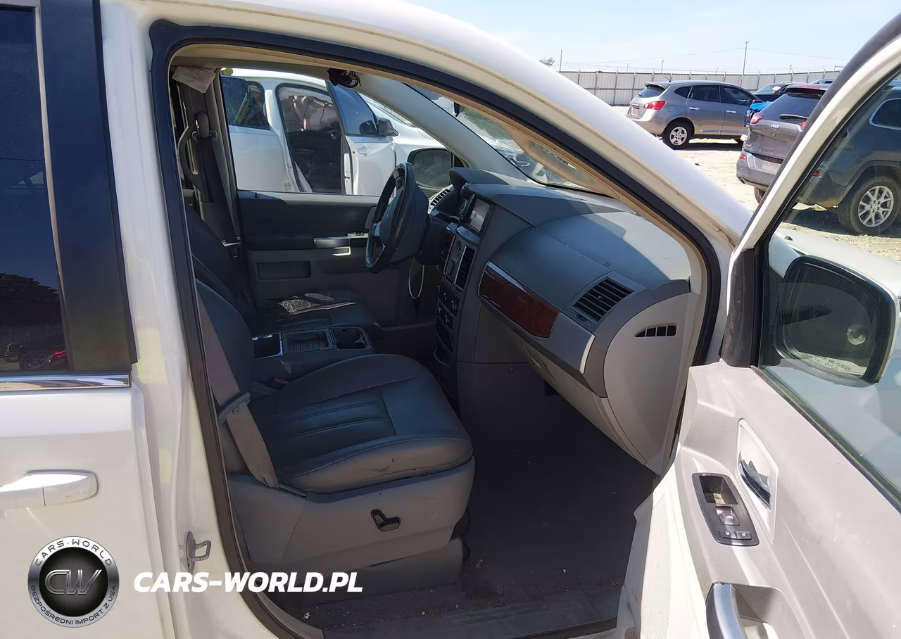 2008 Chrysler Town & Country Touring VIN:2A8HR54P88R783575 - 5