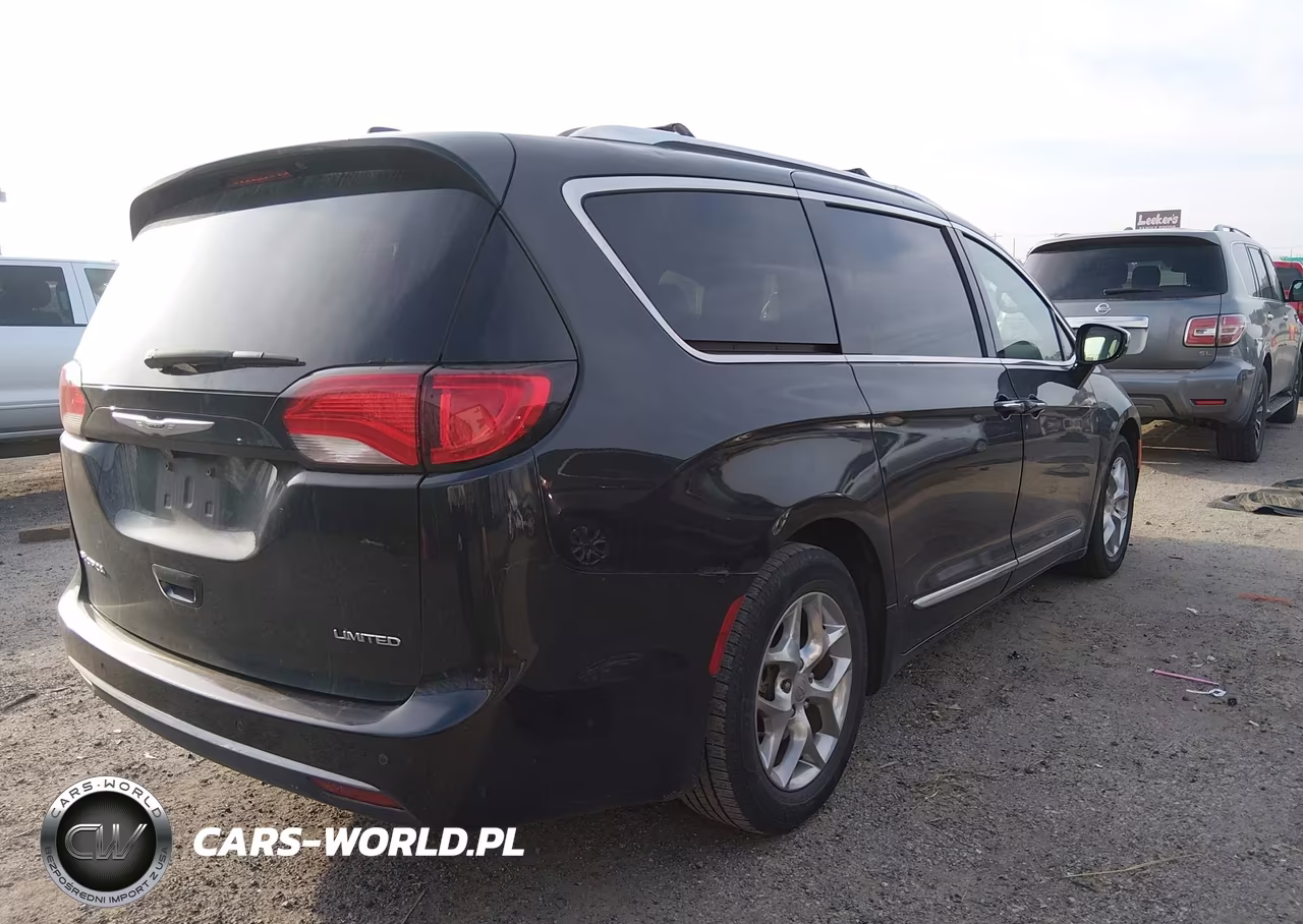 2019 Chrysler Pacifica Limited VIN:2C4RC1GG6KR551842 - 4