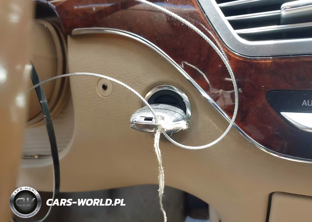 2010 Mercedes-Benz S 550 VIN:WDDNG7BB8AA304803 - 11