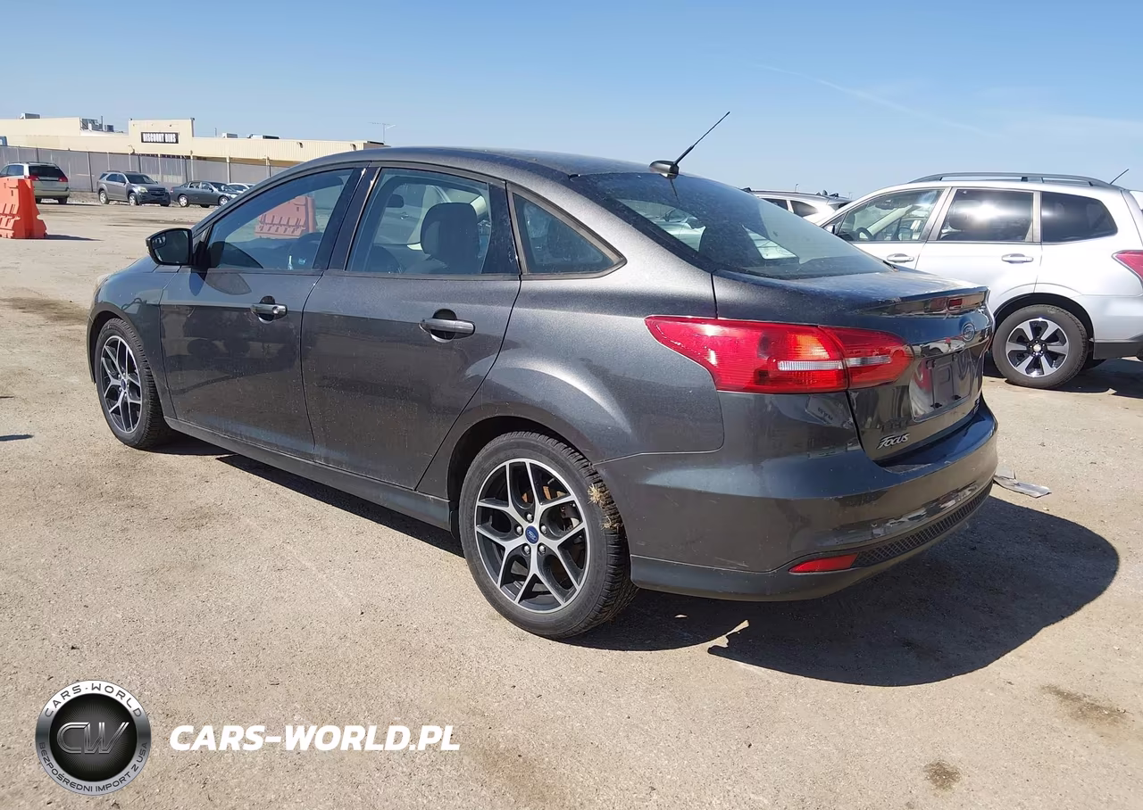 2017 Ford Focus Se VIN:1FADP3FE3HL292731 - 3