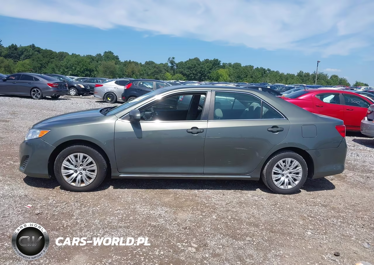 2013 Toyota Camry Le VIN:4T4BF1FK9DR292947 - 14