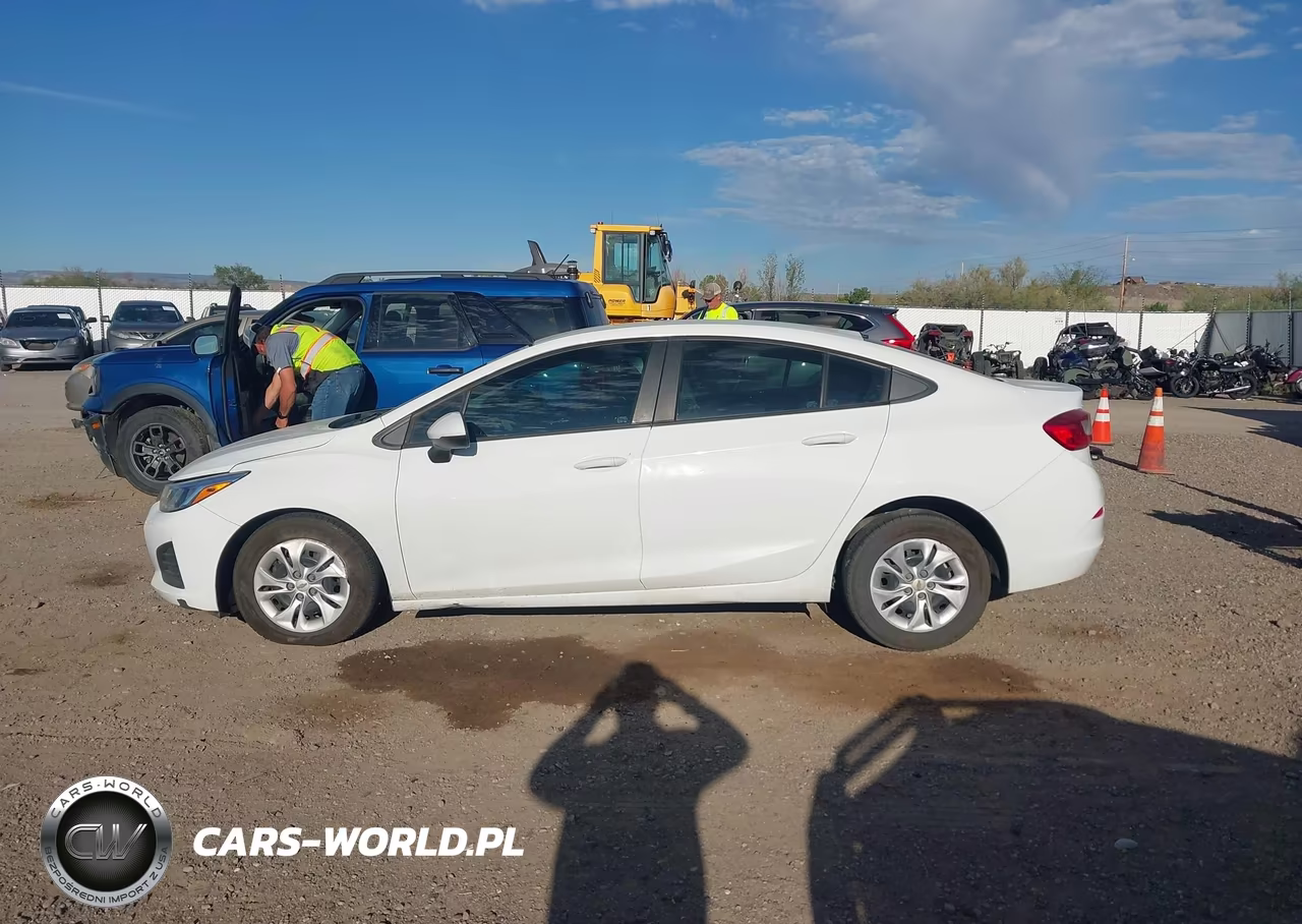 2019 Chevrolet Cruze Ls VIN:1G1BC5SMXK7132893 - 14