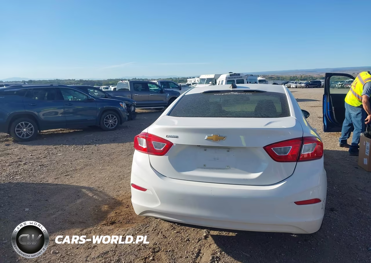 2019 Chevrolet Cruze Ls VIN:1G1BC5SMXK7132893 - 16