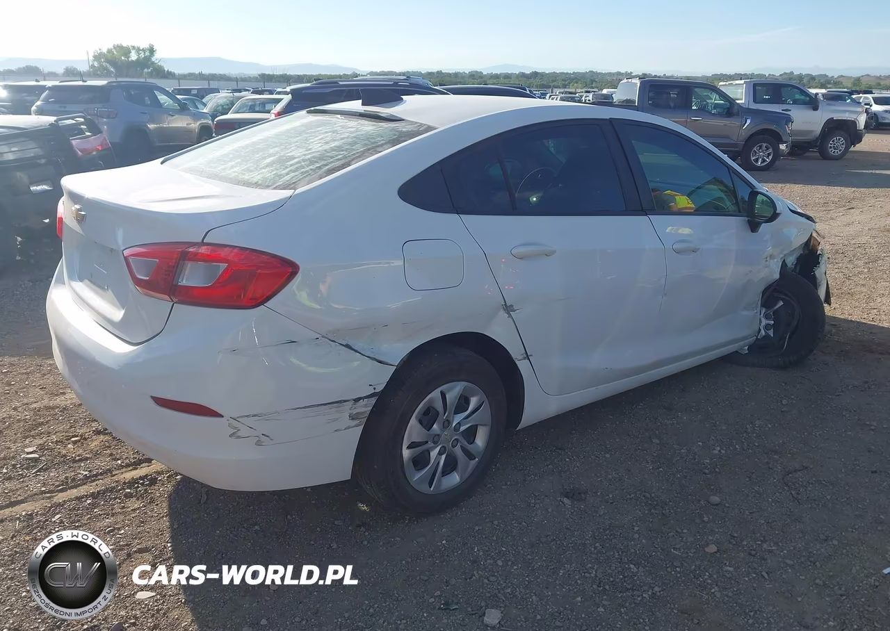 2019 Chevrolet Cruze Ls VIN:1G1BC5SMXK7132893 - 4