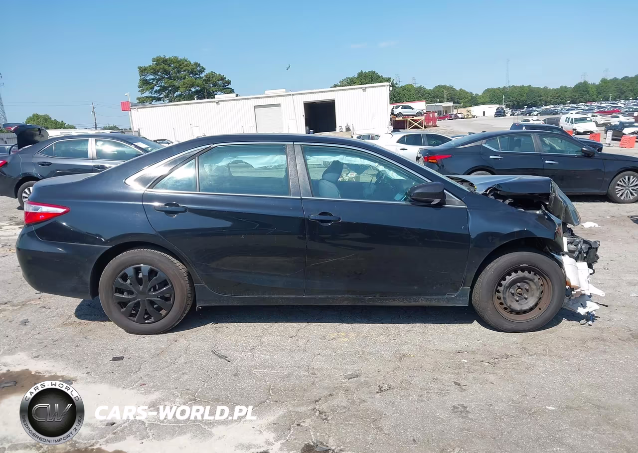 2016 Toyota Camry Le VIN:4T1BF1FK8GU137711 - 13